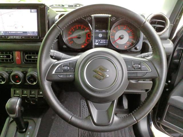 WECARSの展示場では実際に見て、触ってお車をお選びいただけます！知識の豊富な営業スタッフが様々なカーライフをご提案いたします！