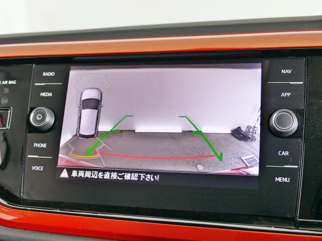 バックカメラがついていますので車庫入れの際に後方確認ができて安心です。