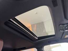 メーカーオプションのサンルーフ☆彡快適なドライブをお楽しみください♪この度は、当店の車両をご検討頂きありがとうございます。お客様の特別なお車を特別な金利、世界に一つのお車をご用意させていただきます！！