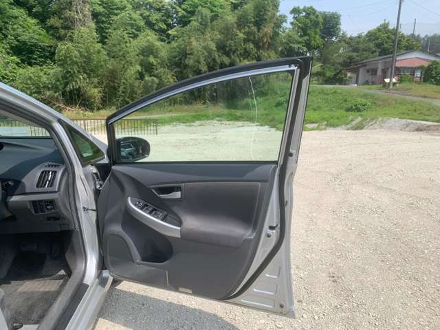 車両価格をなるべく安価でご提供できるような仕組みを整えております。詳細はスタッフまでお声がけください。