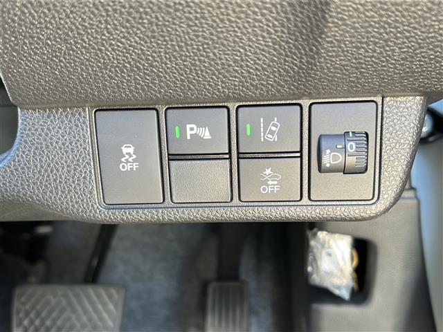 【運転席操作部】快適なドライブを楽しむための機能が装備されています！運転席から触れるので、使いやすいです！除菌プランいれていただくと、さらに清潔で安心していただけます！