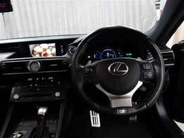 運転席に座ると☆こんな感じです♪