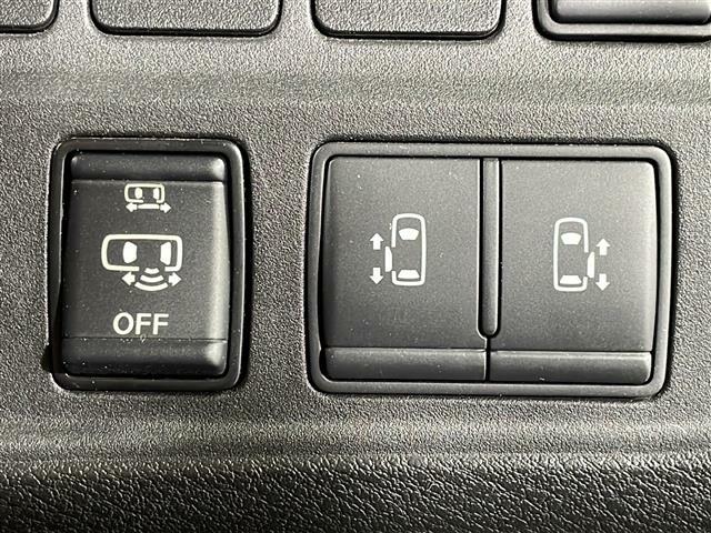 【両側電動スライドドア】ボタン一つで楽々乗り降り出来ます。両手に荷物を抱えていてもボタンを押せば開きます。とっても便利な人気装備です！