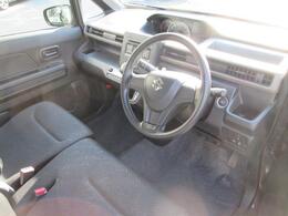運転席周りも広く乗り降りもしやすいです！