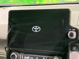 【10.5インチナビ】高級感とインパクトのある大画面ナビを装備。各種オーディオ操作はもちろん、スマホ連携もできる利便性の高いナビです♪