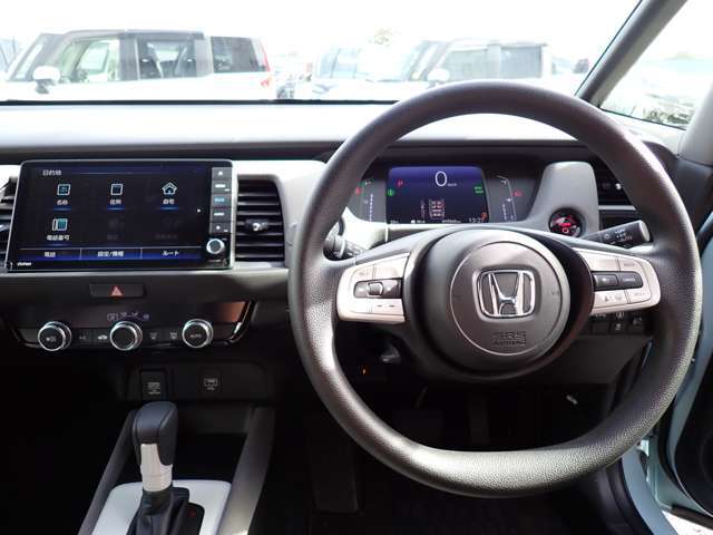 操縦性、操作性に優れたインパネ廻り！