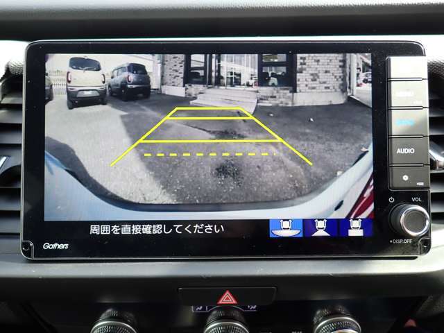 バックカメラ装備です☆　苦手な車庫入れも安心です！！