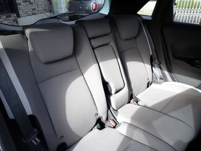 リアシートもこの通り！　外観からは想像も出来ないぐらい広いんです♪