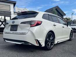当店はホワイトカラー・ブラックカラーを中心に30台前後の中古車を展示・販売いたしております！