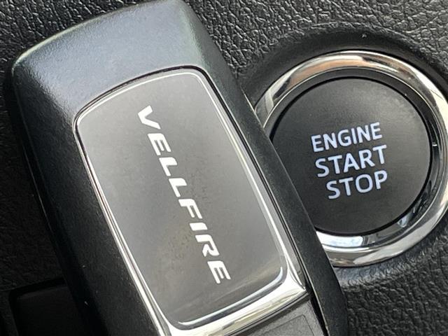 【　スマートキー・プッシュスタート　】鍵を挿さずにポケットに入れたまま鍵の開閉、エンジンの始動まで行えます。