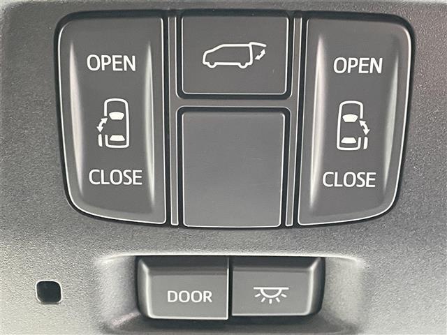 【両側パワースライドドア】小さなお子さまでもボタン一つで乗り降りラクラクです！両手に荷物を抱えている状態でもボタンを押せば自動で開閉するので、お買い物やお出かけの際にはとっても重宝します！