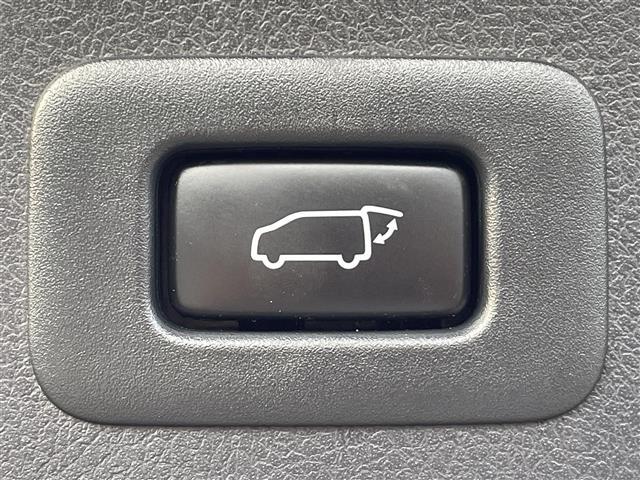 【運転席操作部】『運転席周辺の装備』の画像になります。快適なドライブを楽しむための機能が装備されています！運転席から触れるので使いやすいです！