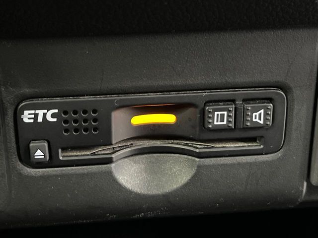 【ETC】高速道路の料金所をストレスなく通過！話題のスポットやサービスエリアに多い「スマートIC」利用時は必須のアイテムです。当店でセットアップを実施、ご納車当日からすぐにご利用いただけます！