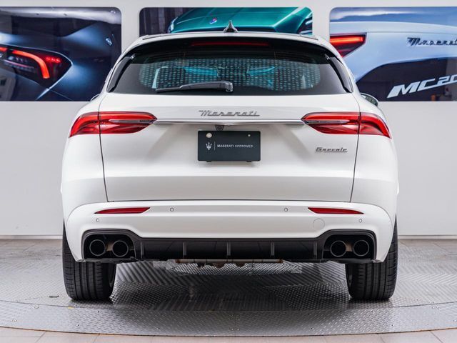もちろんサラウンドビューモニター+パークセンサーを搭載。駐車時の不安を軽減。