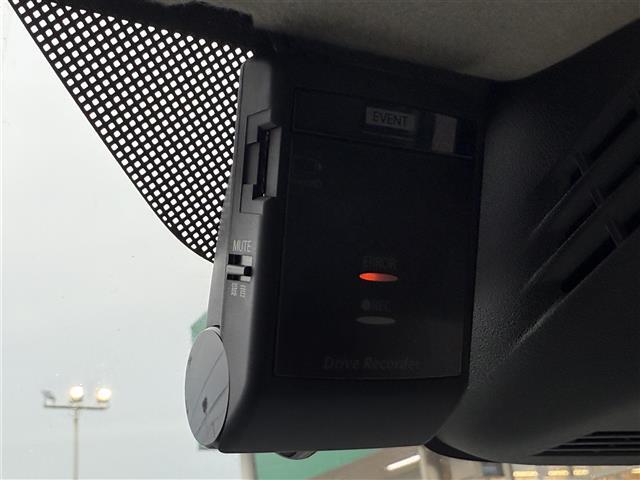 運転中の記録を残します。事故などを起こした起こされた時の証拠を残します。