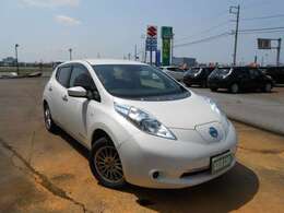 ボディーカラーはブリリアントホワイトパールです。