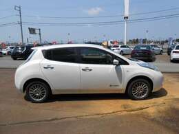 プライバシーガラス付きで防犯にも安心です♪