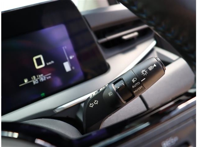 入庫時・販売時・納車前に、弊社基準の68項目に及ぶ点検整備を実施しております。