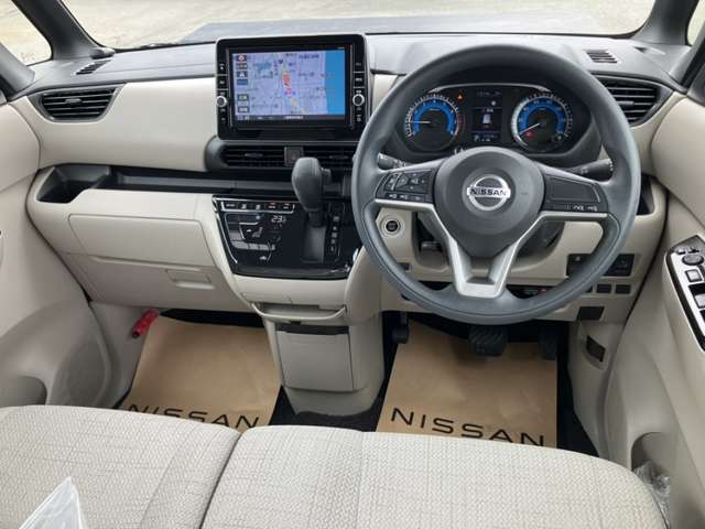 納車から1ヶ月を目安に無料点検を受けていただけます。（最寄りの日産のお店でも可能です）