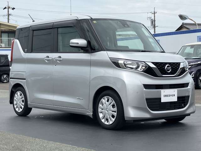 エマージェンシーブレーキ（衝突被害軽減ブレーキ）、フロントカメラが車両や歩行者を検知し警告音と共に衝突回避、軽減をアシストしてくれます。