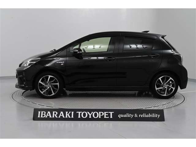 『 ヴィッツ　( ハイブリッド）　GRスポーツ 』入荷しました。　お気軽にお問い合わせください。