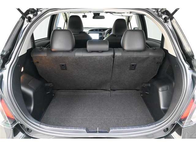 日常のお買い物やちょっとしたお出かけの時、十分活躍してくれるラゲージスペースです。