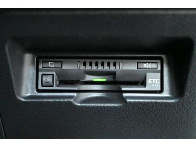 ETC車載器です。　高速・有料道路の料金をキャッシュレス、スムーズに通過できます。