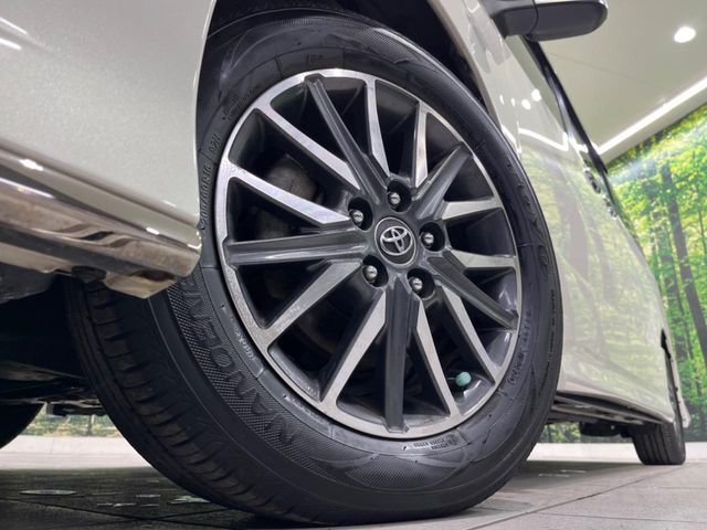 【純正16インチアルミホイール】外観にマッチした純正アルミホイールを装着しております。各種社外アルミホイールや、スタッドレスタイヤも取扱いしております。是非ご相談ください♪