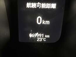 当店3階PDIセンターによる室内ルームクリーニング・除菌を全車に実施！オプションにてボディーコーティングも格安で施工致します★