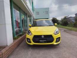 カッコよさと可愛らしさを兼ね備えたフロントグリルですね！