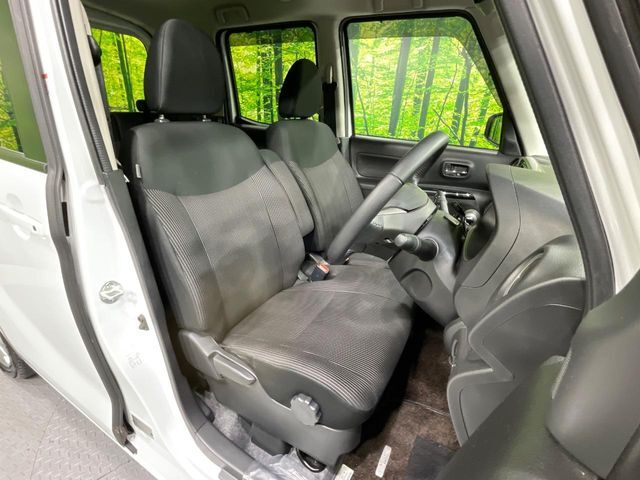 運転席シート廻りは使用感も少なく、良好な状態となっています。丁寧に使われていたことがよくわかりますね。
