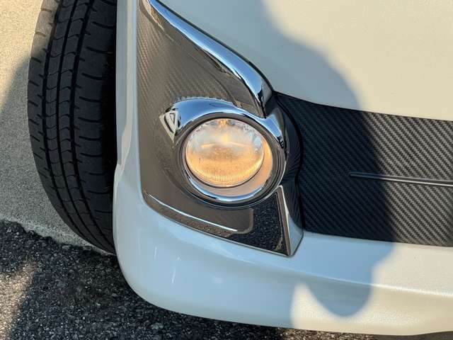 内装のクリーニングは専任のスタッフが真心込めて！　抗菌クリーニングです。格安で別途ガラスコーティングも承れますよ。