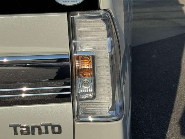 この車が気になるけどお店が遠い。。なんてお客様！！　ご安心ください！　当社遠方登録納車も多数実績がございます！！お車陸送費用も格安でご案内です！！まずはご相談ください！！！