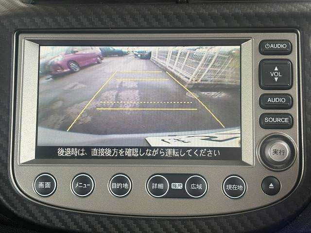 当店お薦めのボディガラスコーティング【FLAQS】はいかがでしょうか？中古車の輝きを取り戻す、ボディーガラスコーティングです。スタッフもお薦めのオプションです！