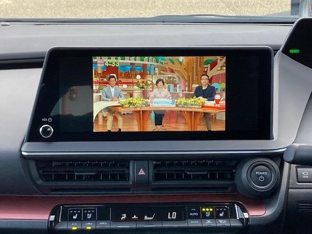 【メーカー純正ナビ】インテリアに溶け込むスタイリッシュな「専用設計」メーカーナビを装備♪視認性や操作性など基本性能にも優れ、より上質なカーライフをお楽しみいただけます。