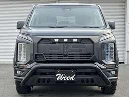 アメリカン・ピックアップを彷彿させる大胆なフロントグリル！※ラプターライナー塗装は別途オプションとなります。