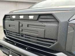 3連LEDデイライトが存在感を引き立てます♪※ラプターライナー塗装は別途オプションとなります。