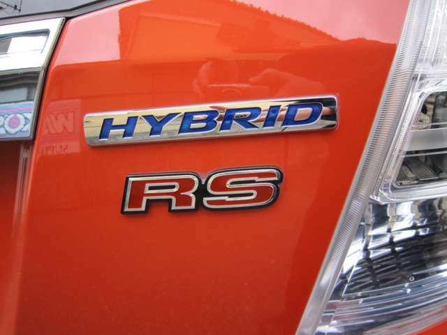 RSグレードは、スタビライザー、ショックアブソーバー、ブレーキ等が専用に設計されています。