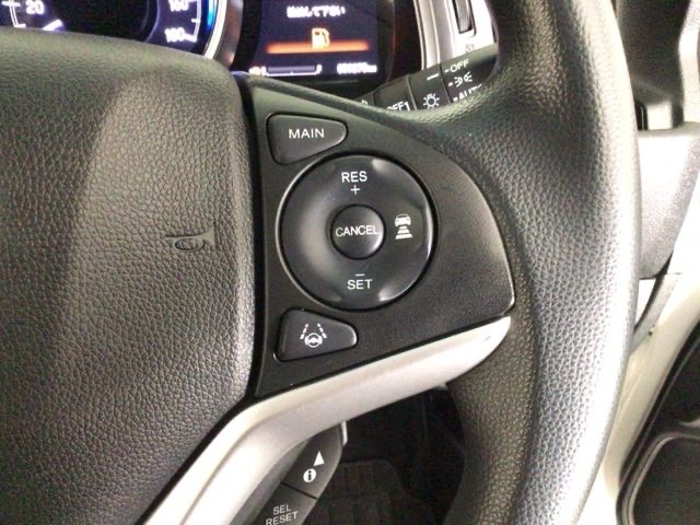 【アダプティブ・クルーズ・コントロール】予め設定した車速内でクルマが自動的に加減速。 前走車との適切な車間距離を維持しながら追従走行し、高速道路でのドライバーの疲労を軽減してくれる嬉しい機能付♪