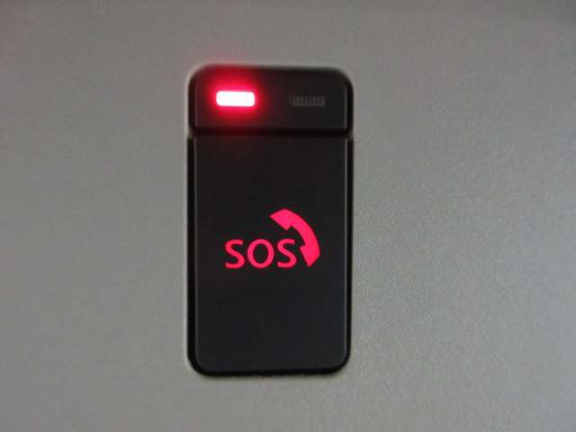 SOSコール　急病時や危険を感じた時SOSコールスイッチを押すと、専門のオペレーターに繋がって、警察や救急車への連携サポートしてくれます。（別途登録費用がかかります）