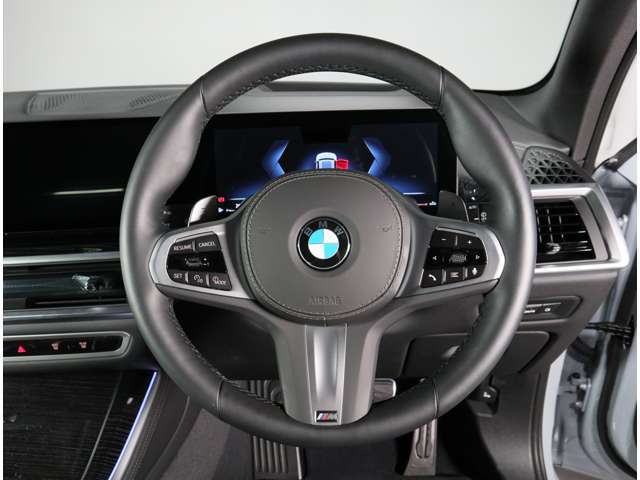 BMW認定中古車は360°チェックリストに従い徹底的にチェック。エンジンやトランスミッション、電気系統やコンピュータ・システムなどを詳細に点検。交換基準に達した部品は整備した後にご納車いたします。