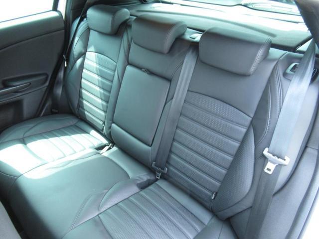 後部座席も当然、綺麗・清潔に仕上げております！内装の綺麗なお車は気持ちが良いですし、コンディションのいい車が多いです！