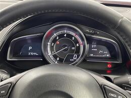 【スピードメーター】メーターがシンプルで見やすく運転しやすいですね！