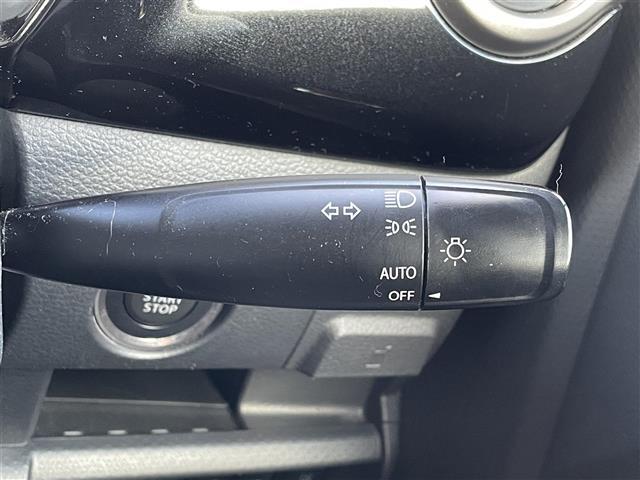 こちら運転席周りの操作部分の写真になります。各部しっかり動作の確認をしておりますので、ご安心だくさい。また、第三者機関の鑑 定書もありますので、そちらも併せて、ご確認いただければ幸いです！