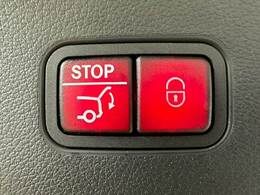 【電動リアゲート】ボタンひとつで大きなゲートも簡単に開閉可能です。背の高いSUV、ミニバンにあると嬉しいですね。