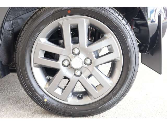 【4WD専用タイヤ】165/60R15（DUNLOP製エナセーブEC300＋）タイヤ＆純正15インチアルミホイール装着※残り溝：フロント8mm・リヤ9mm☆60扁平タイヤを採用して悪路走破性をアップ！