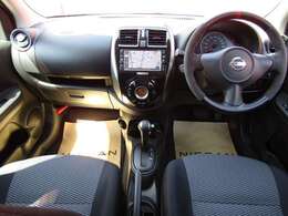 黒ベースの落ち着いたコクピット。上質感あります