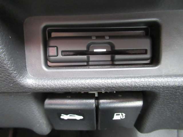 『ETC2.0』を装着しています♪♪ 有料道路の料金所ストレスを軽減でき、運転に集中できます♪♪ 車から離れる時はカードの抜き取りをお忘れなく♪♪