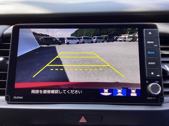 バックモニター付きで車庫入れも安心【カメラアングルは3パターンから選べます】知らない道でも安心して楽しくお出かけができます
