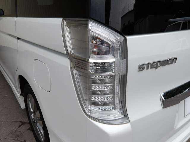 後期型LEDテールランプです☆
